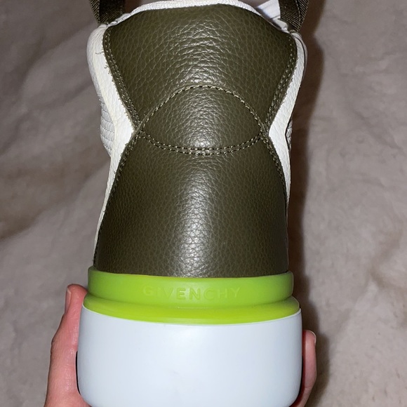 NEW 🔥 GIVENCHY Wing Mid Three-tone Sneaker - Picture 7 of 12